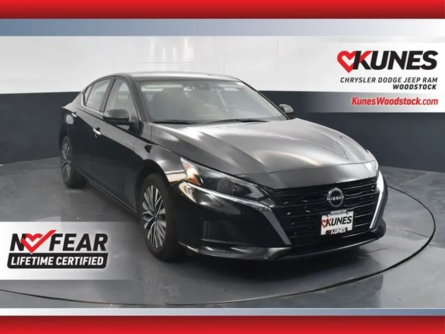 2024 Nissan Altima 2.5 SV photo 1