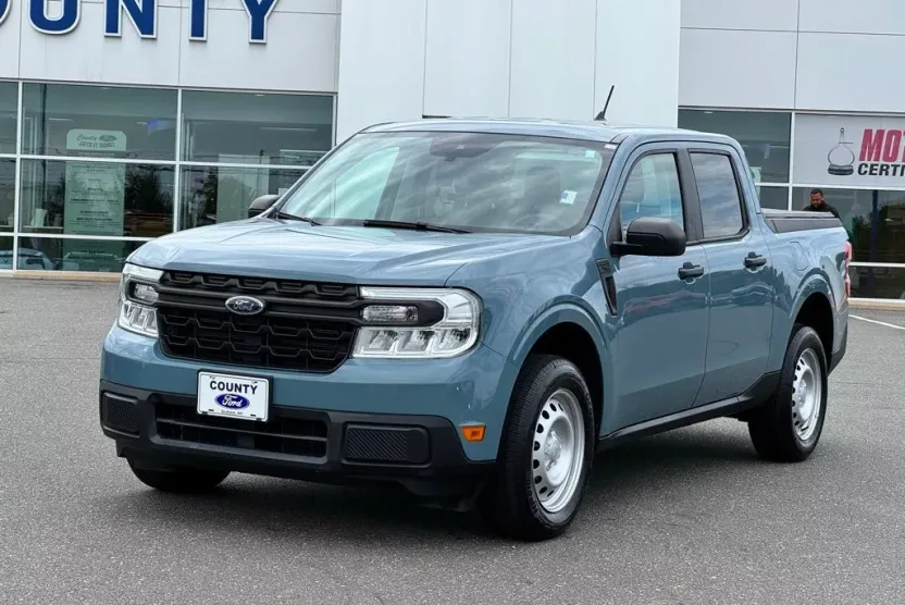 2022 Ford Maverick XL photo 1