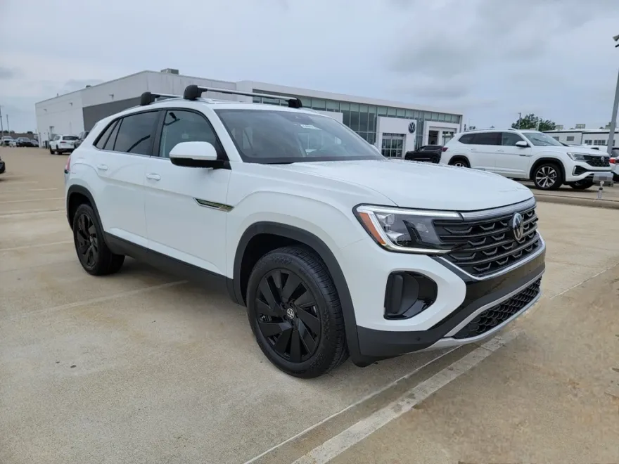 2025 Volkswagen Atlas Cross Sport SE Technology photo 1