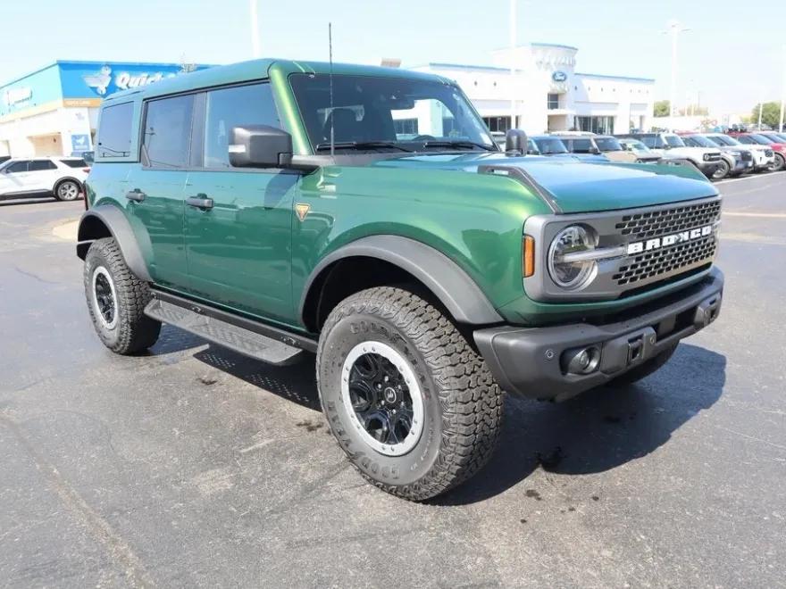 2025 Ford Bronco Badlands photo 1