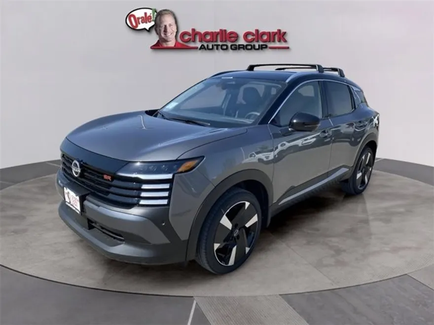 2025 Nissan Kicks SR photo 1