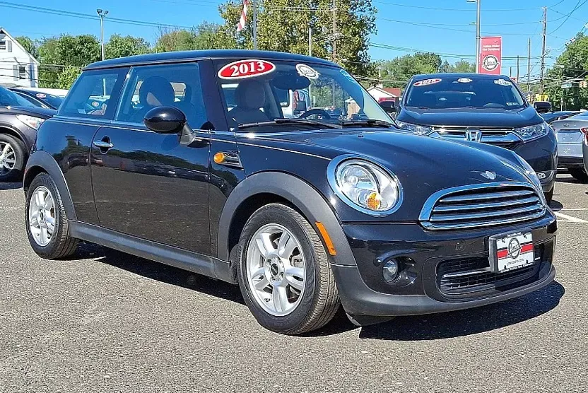2013 Mini Cooper Hardtop photo 1