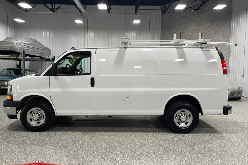 2020 Chevrolet Express 2500 Van Cargo photo 1
