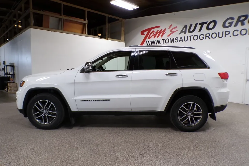 2017 Jeep Grand Cherokee Limited photo 1