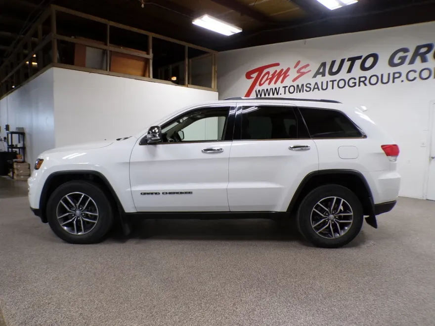 2017 Jeep Grand Cherokee Limited photo 1