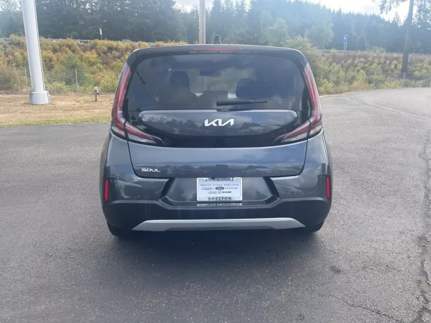 2023 Kia Soul LX photo 1