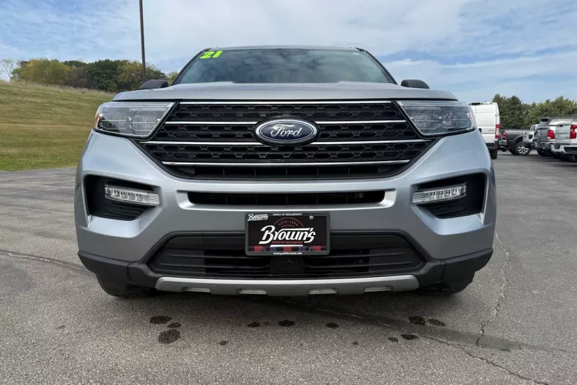 2021 Ford Explorer XLT photo 1