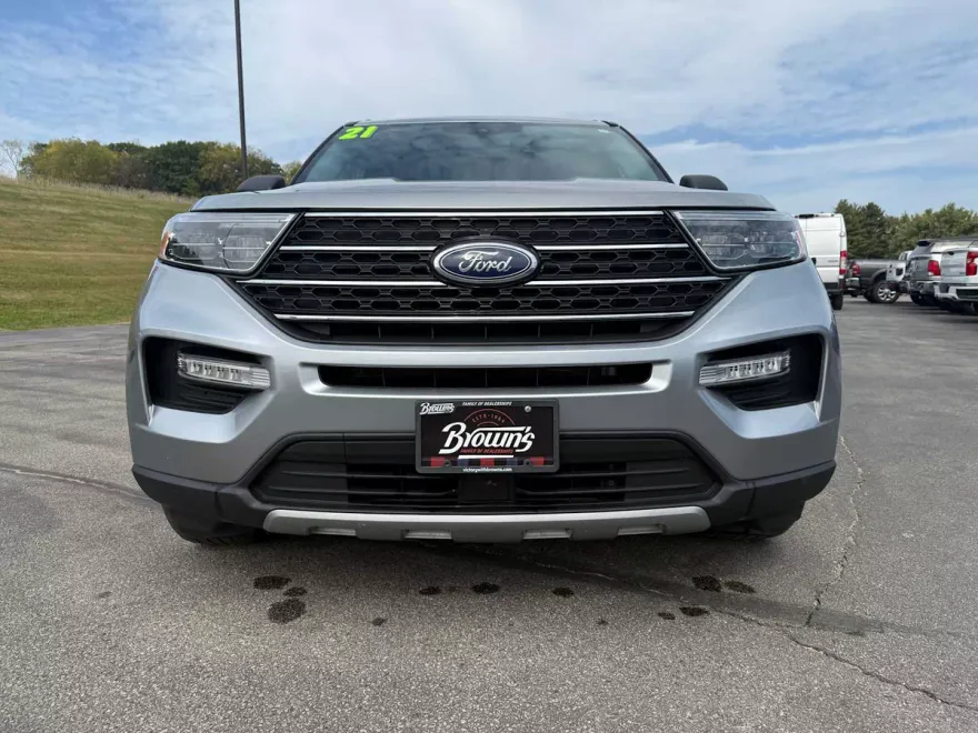 2021 Ford Explorer XLT photo 1