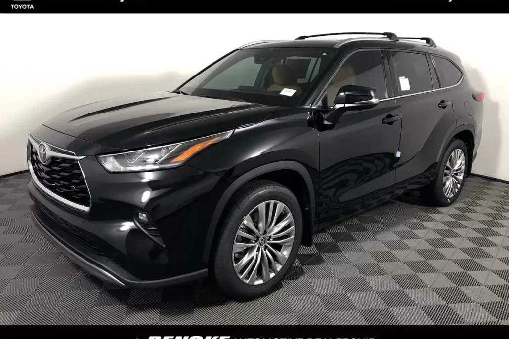 2025 Toyota Highlander Platinum photo 1