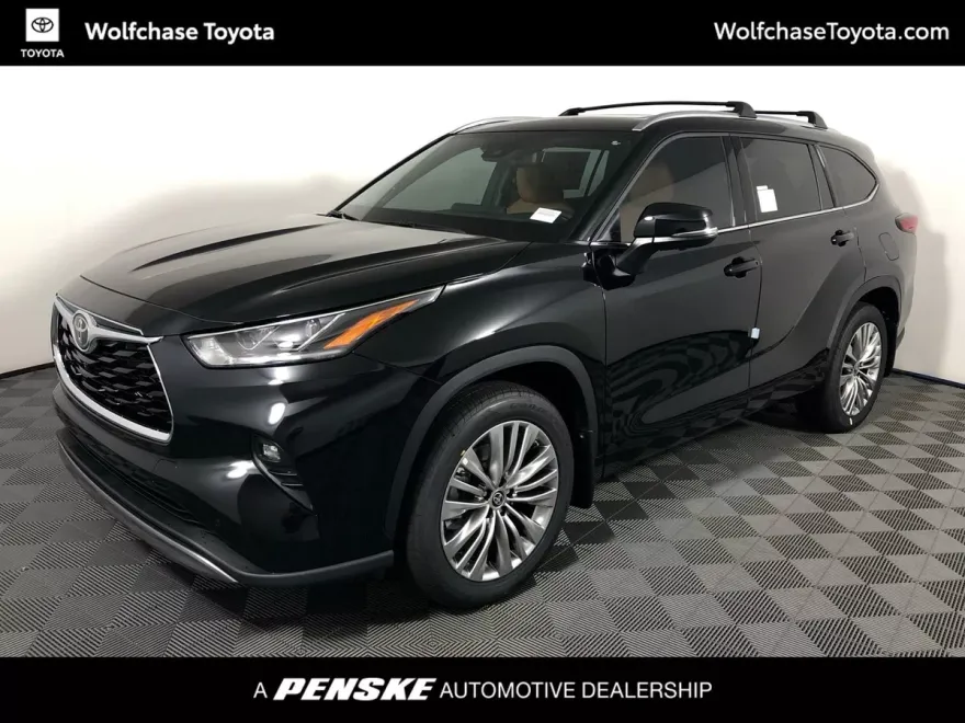 2025 Toyota Highlander Platinum photo 1