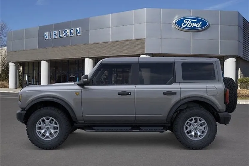 2025 Ford Bronco Badlands photo 1