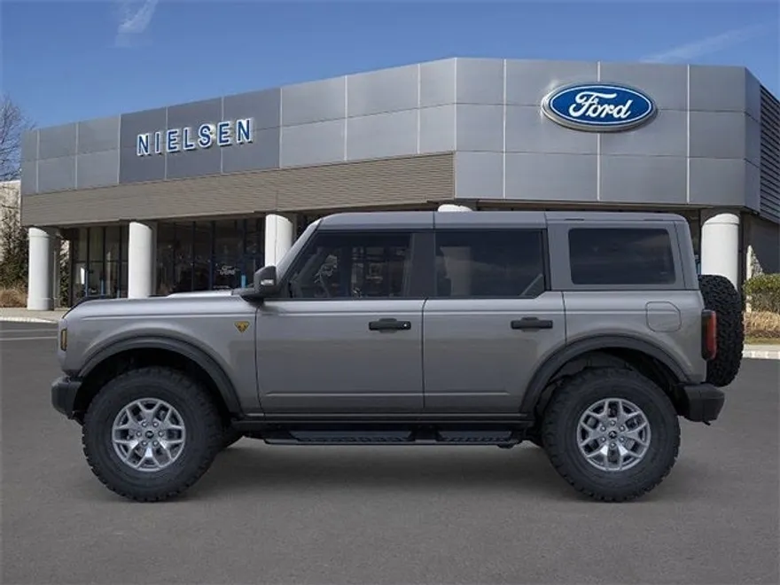 2025 Ford Bronco Badlands photo 1
