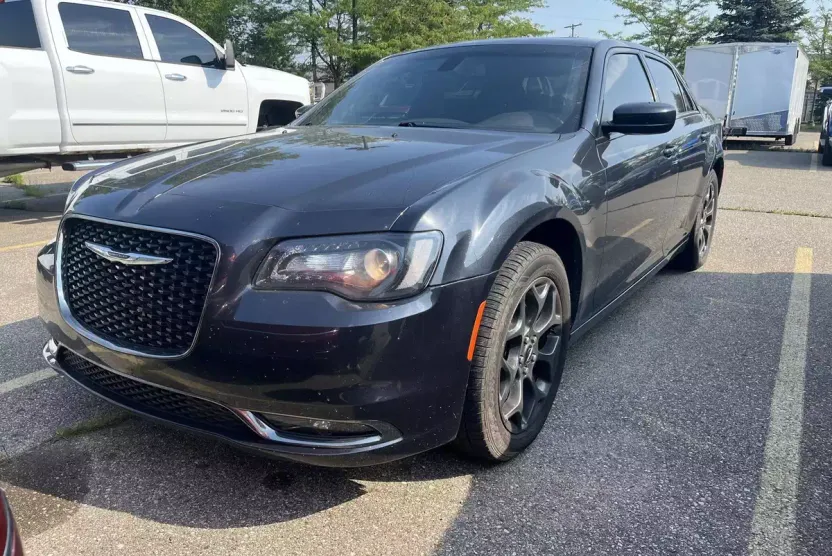 2018 Chrysler 300 photo 1
