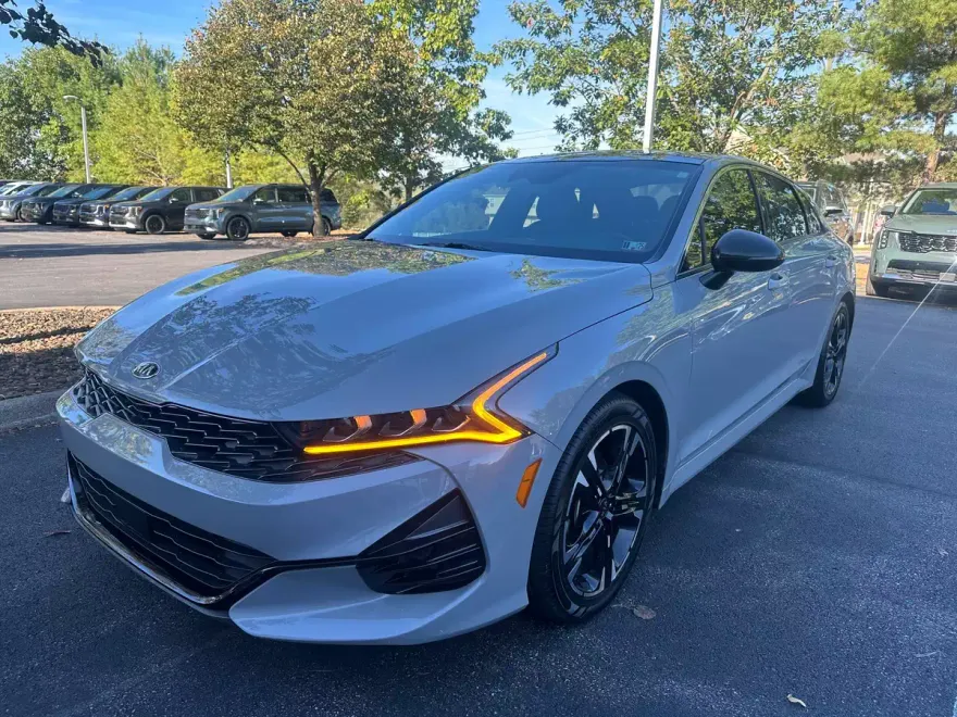 2021 Kia K5 GT-Line photo 1