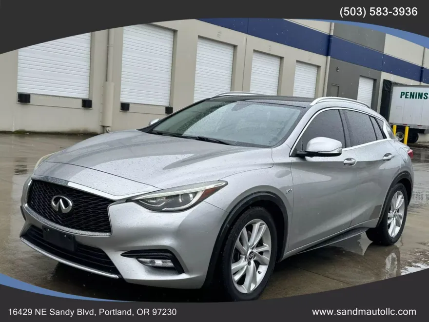 2017 Infiniti QX30 Premium Sport photo 1