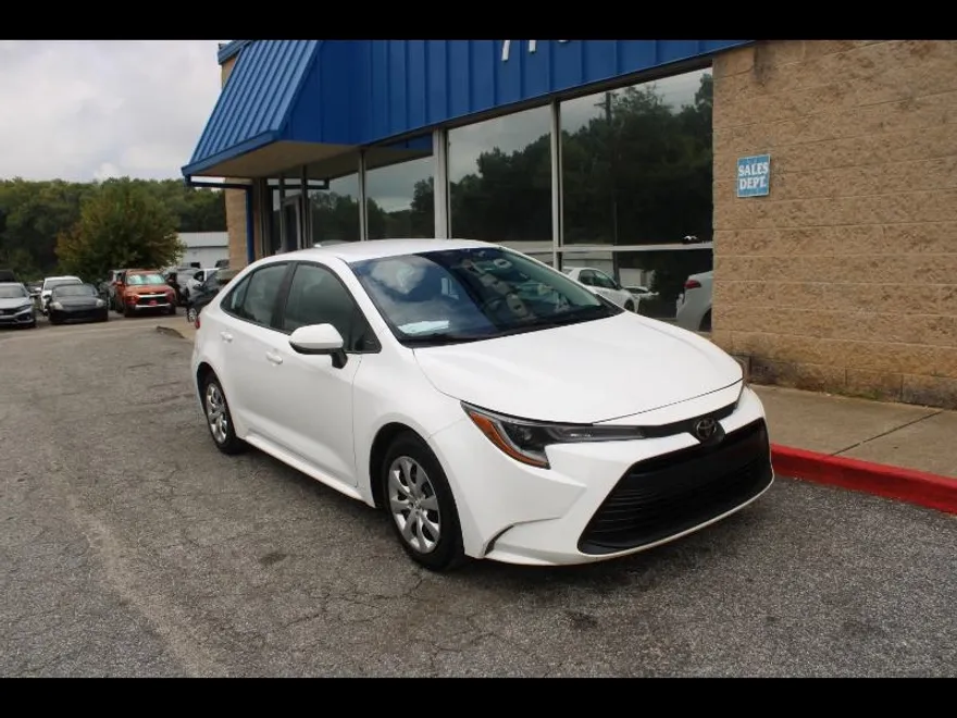 2023 Toyota Corolla LE photo 1