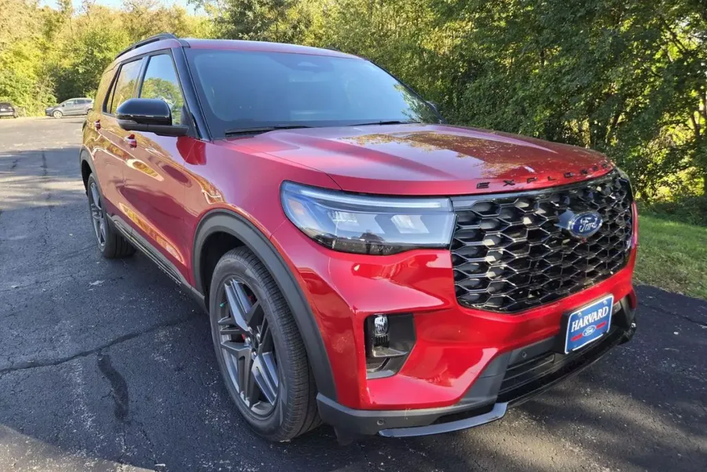 2025 Ford Explorer ST photo 1