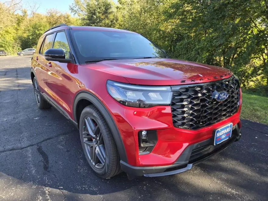 2025 Ford Explorer ST photo 1