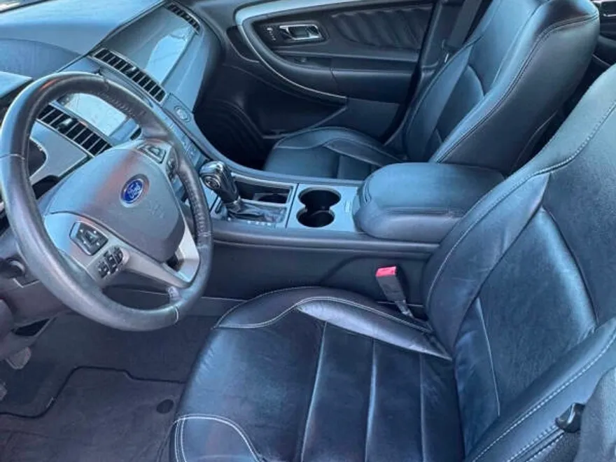 2019 Ford Taurus SEL photo 1
