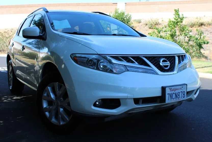 2013 Nissan Murano SV photo 1