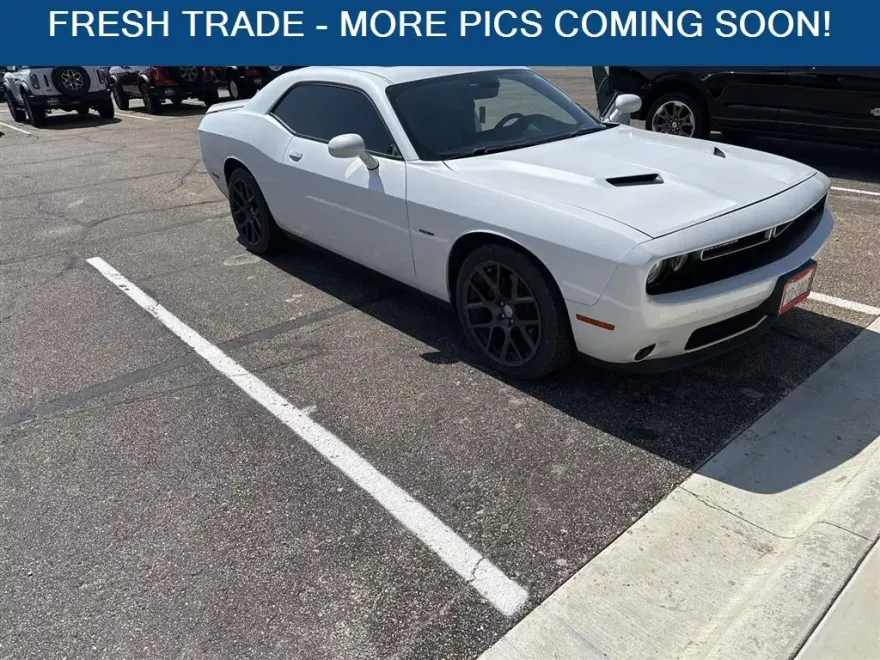 2016 Dodge Challenger R/T Plus photo 1