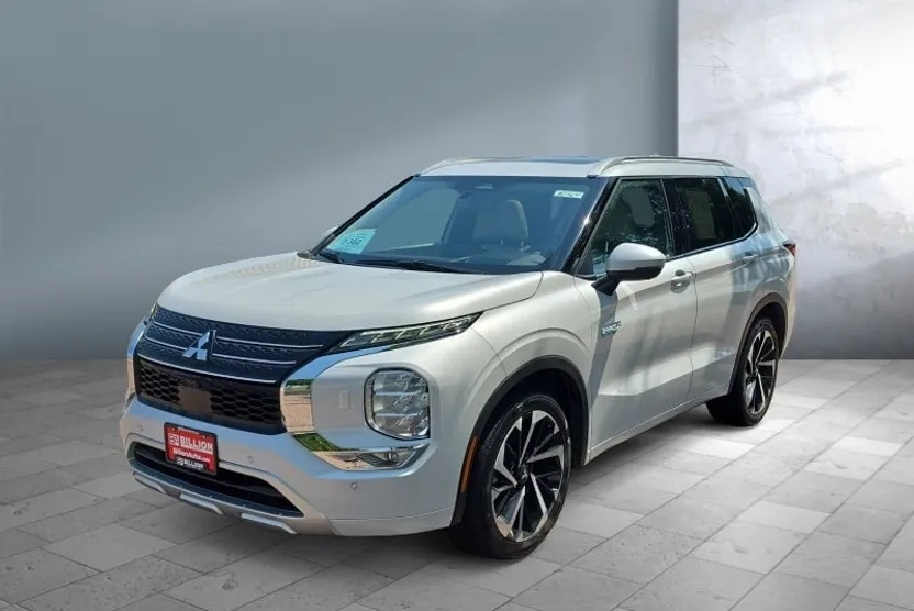 2024 Mitsubishi Outlander PHEV SEL photo 1
