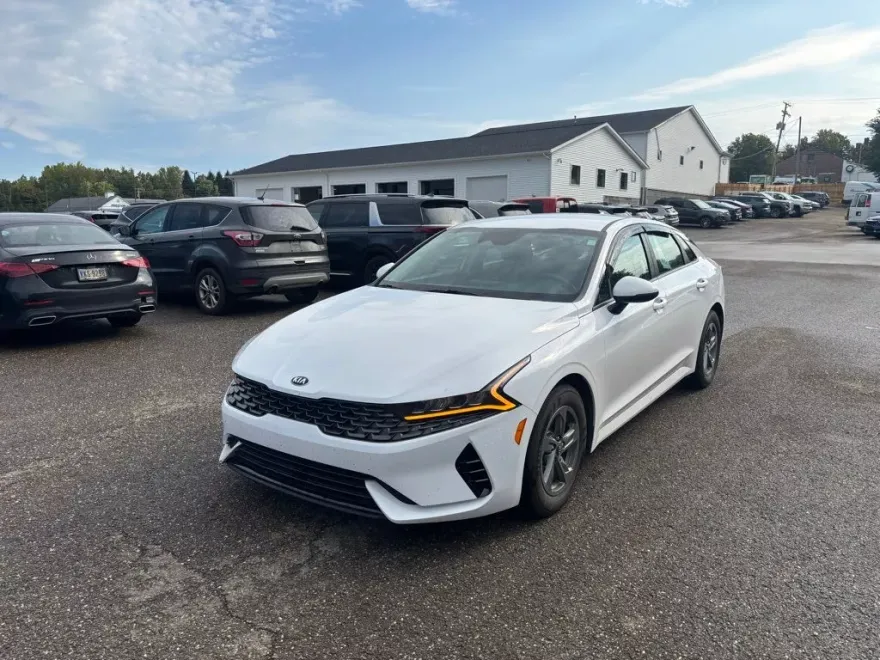2021 Kia K5 LXS photo 1