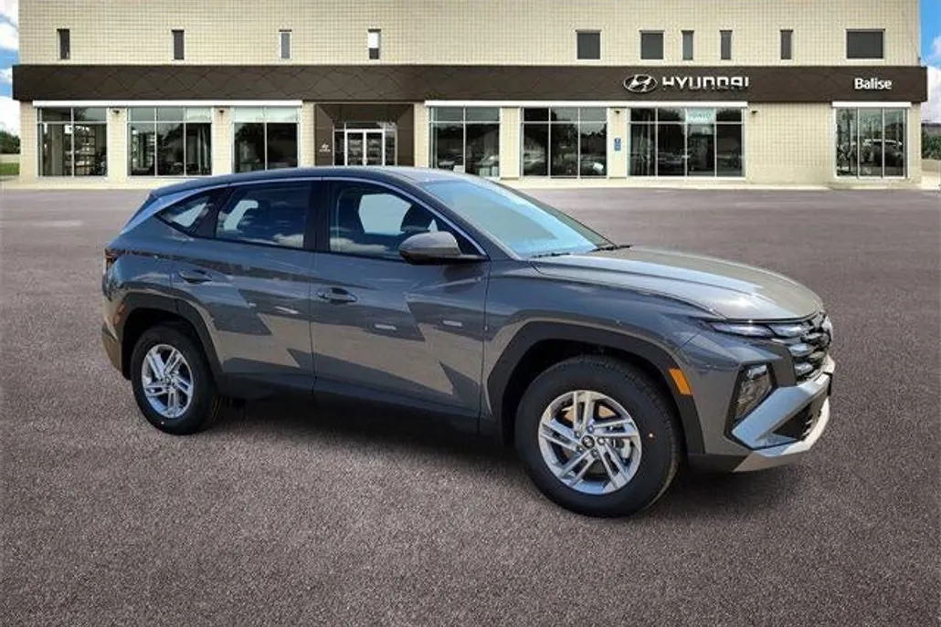 2025 Hyundai Tucson SE photo 1
