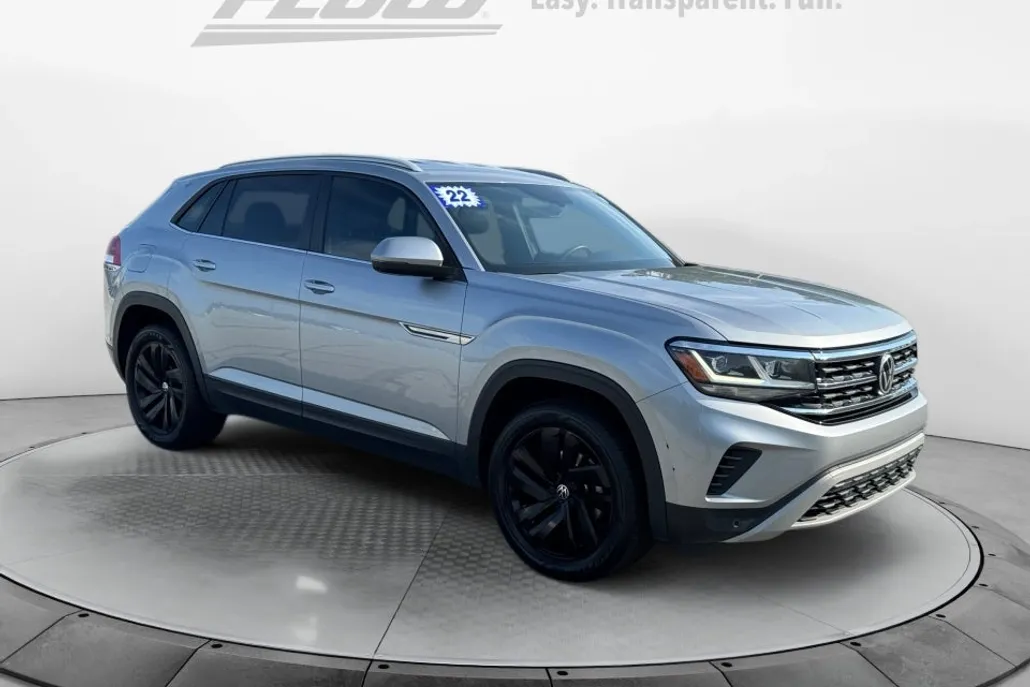2022 Volkswagen Atlas Cross Sport V6 SE Technology photo 1