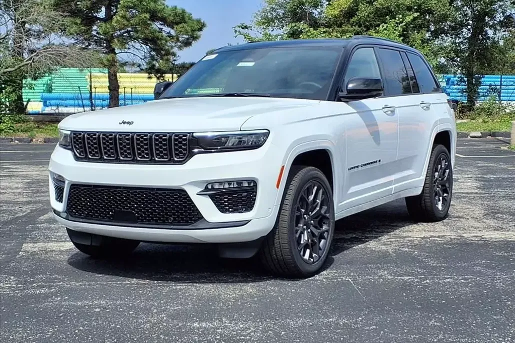2025 Jeep Grand Cherokee Summit photo 1