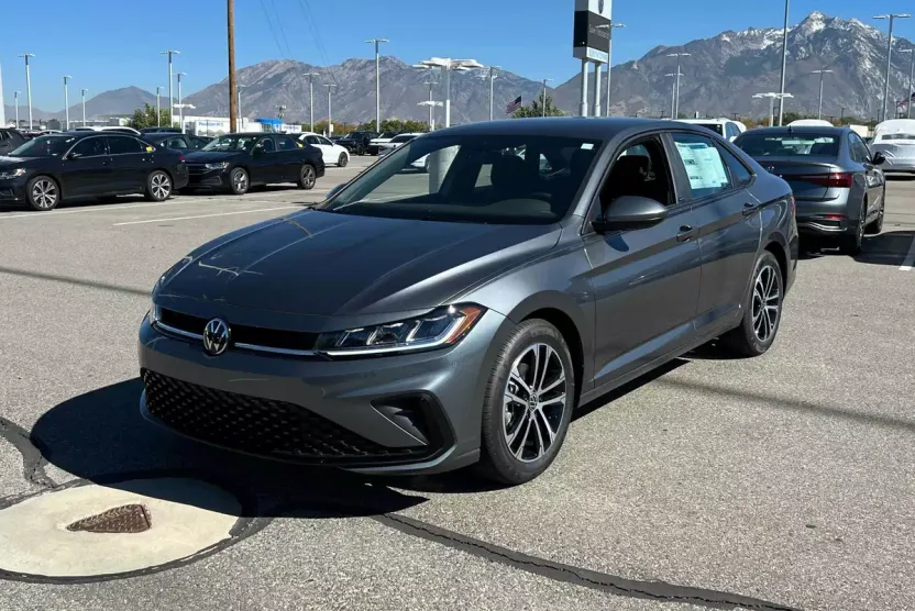 2026 Volkswagen Jetta Sport photo 1
