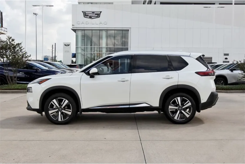 2023 Nissan Rogue SL photo 1