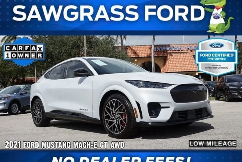 2021 Ford Mustang Mach-E GT photo 1