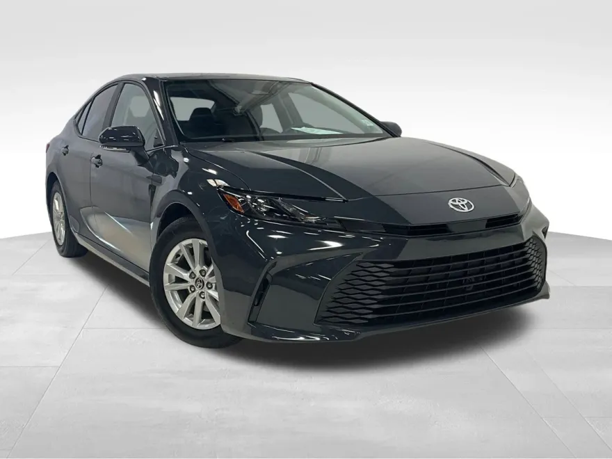 2025 Toyota Camry LE photo 1