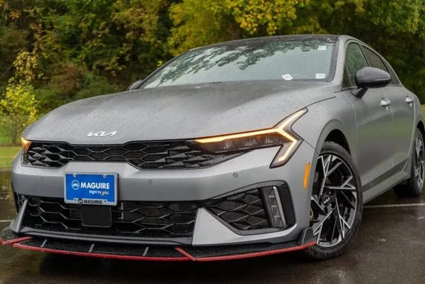 2025 Kia K5 GT-Line photo 1