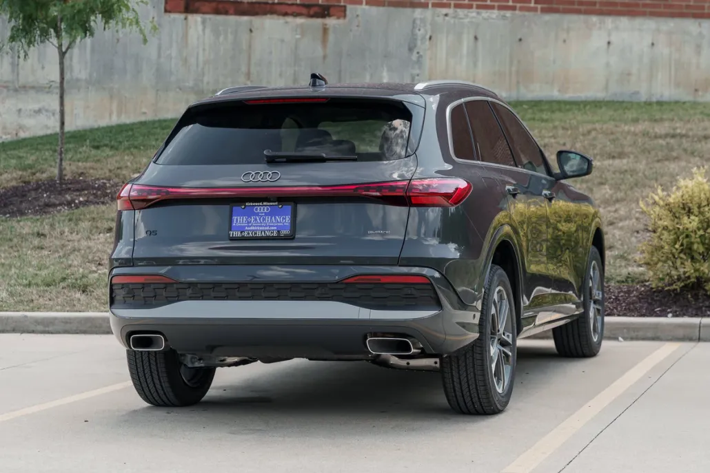 2025 Audi Q5 Premium photo 1