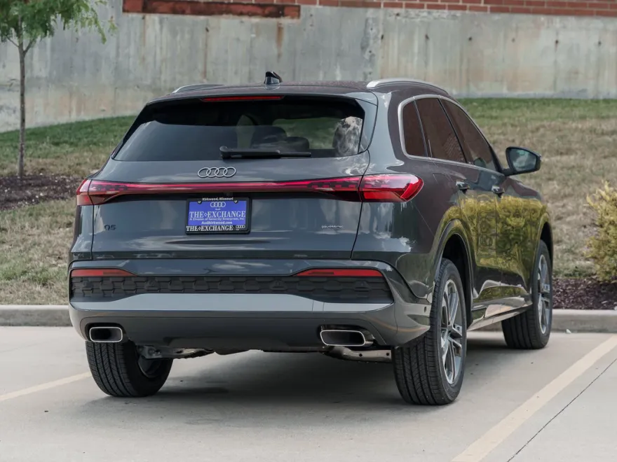 2025 Audi Q5 Premium photo 1