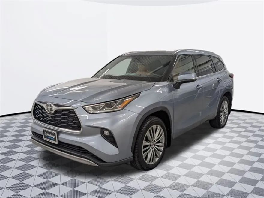 2022 Toyota Highlander Platinum photo 1