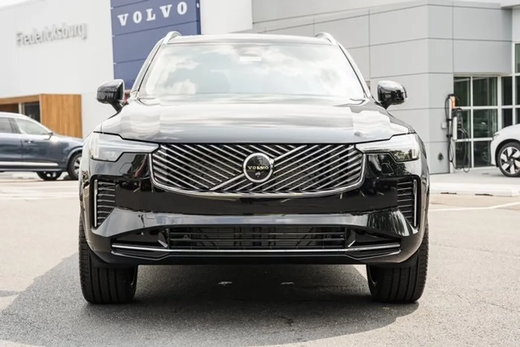 2026 Volvo XC90 photo 1