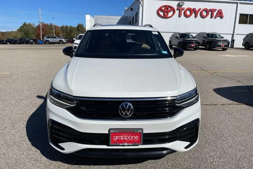 2022 Volkswagen Tiguan SE R-Line Black photo 1