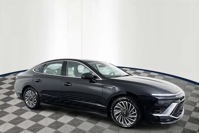 2024 Hyundai Sonata Hybrid Limited photo 1