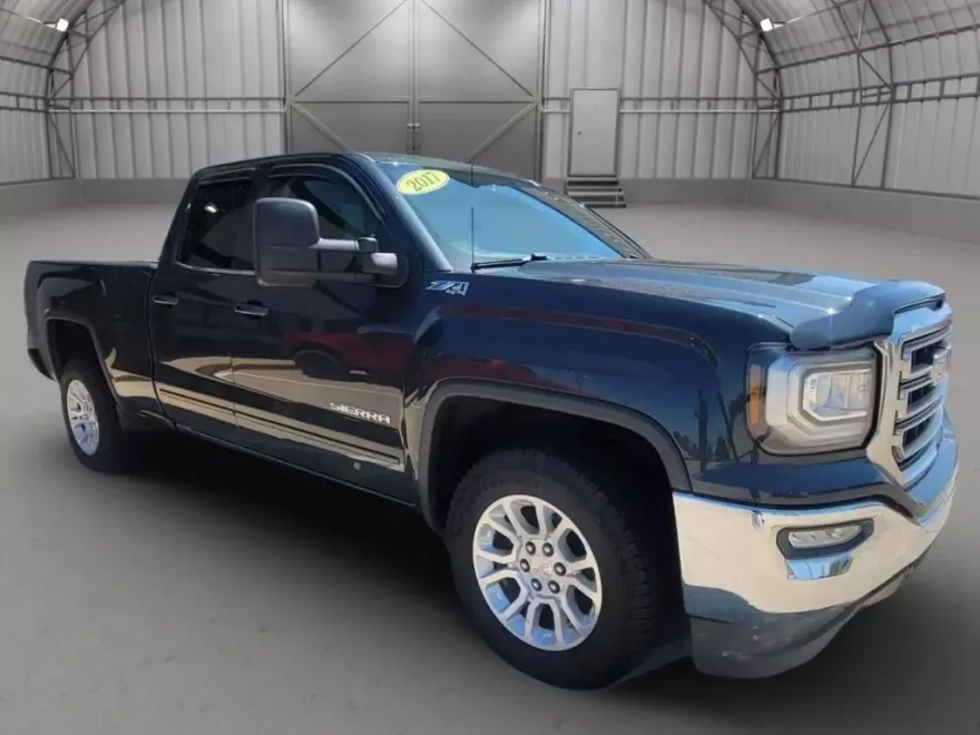 2017 Gmc Sierra 1500 SLE photo 1