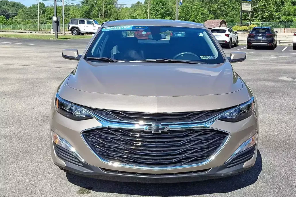 2022 Chevrolet Malibu RS photo 1