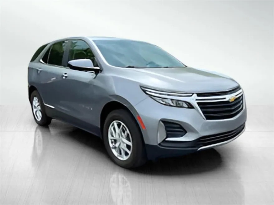 2023 Chevrolet Equinox LT photo 1