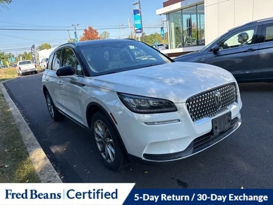 2022 Lincoln Corsair Standard photo 1