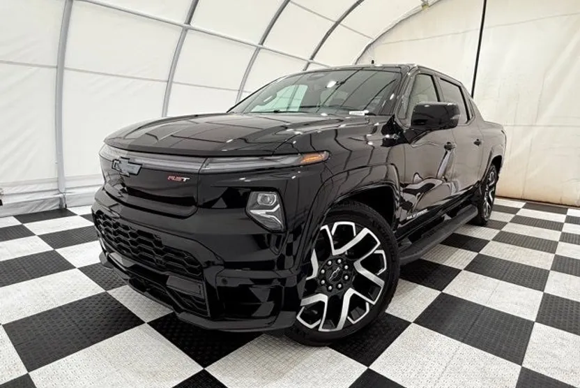 2024 Chevrolet Silverado EV RST photo 1