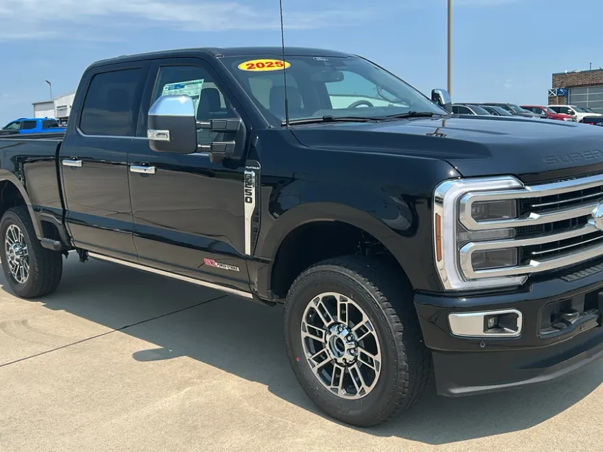 2025 Ford F-250 Platinum photo 1