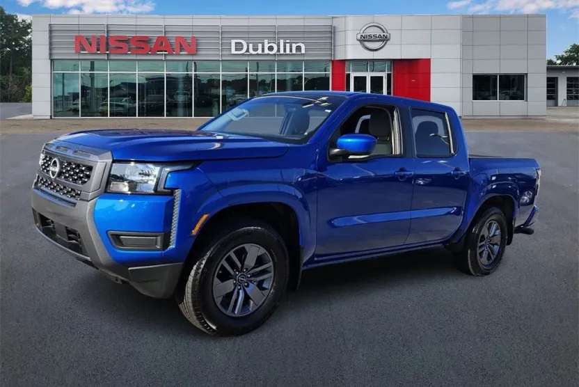 2025 Nissan Frontier Crew Cab SV photo 1