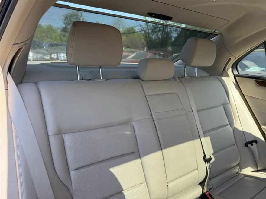 2015 Mercedes Benz E 350 photo 11