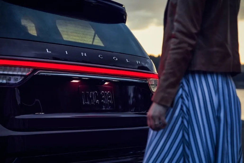2024 Lincoln Aviator photo 1